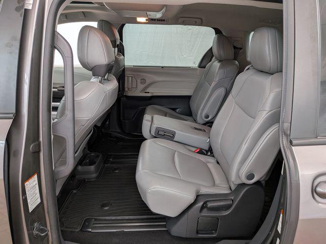 2022 Toyota Sienna XLE 8 Passenger