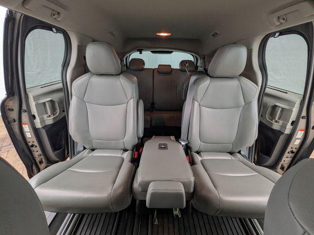 2022 Toyota Sienna XLE 8 Passenger