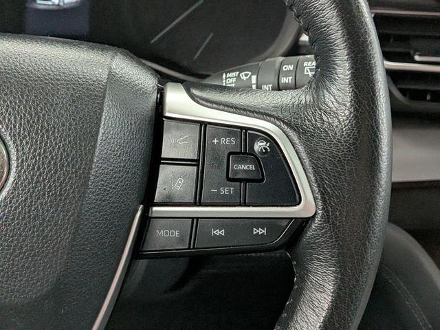 2022 Toyota Sienna XLE 8 Passenger