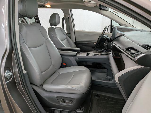 2022 Toyota Sienna XLE 8 Passenger
