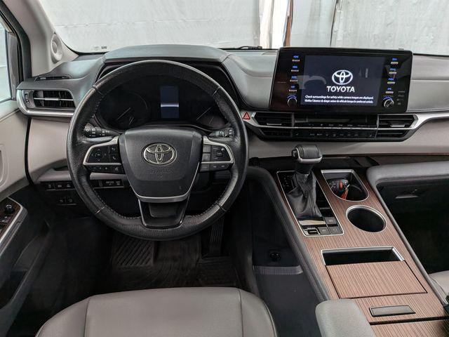 2022 Toyota Sienna XLE 8 Passenger