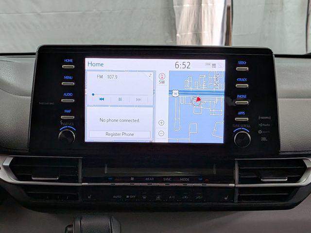 2022 Toyota Sienna XLE 8 Passenger
