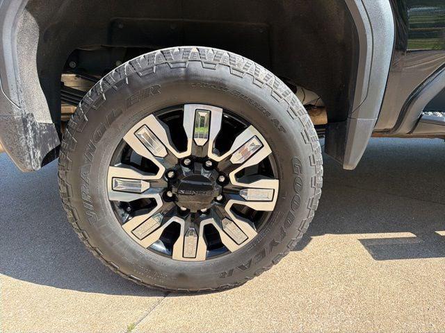 2024 GMC Sierra 2500HD 4WD Crew Cab Standard Bed Denali