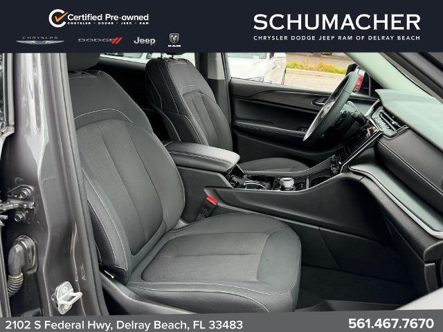2023 Jeep Grand Cherokee L Laredo 4x4