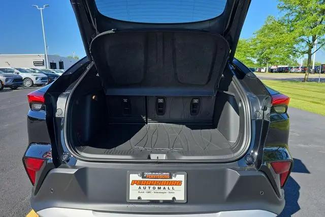 2026 Buick NV Preferred FWD