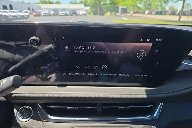 2026 Buick NV Preferred FWD