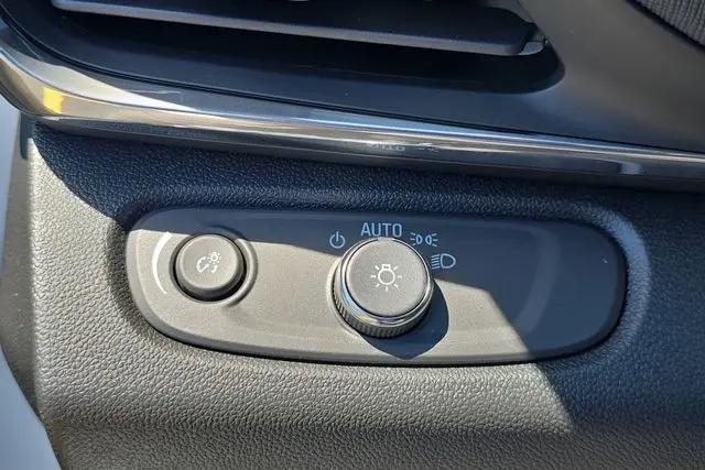 2026 Buick NV Preferred FWD
