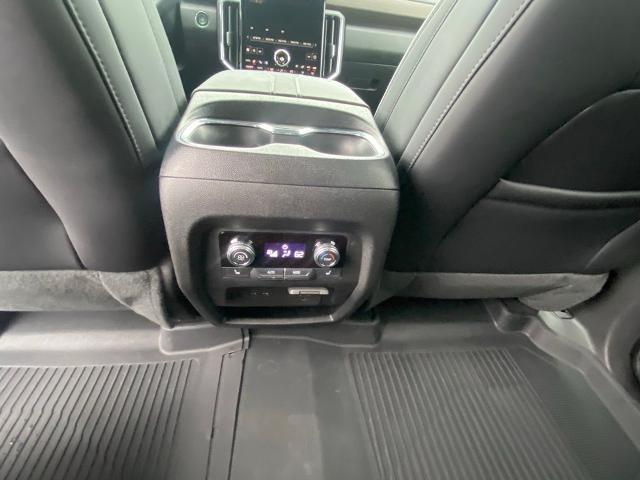 2025 GMC Acadia AWD Denali