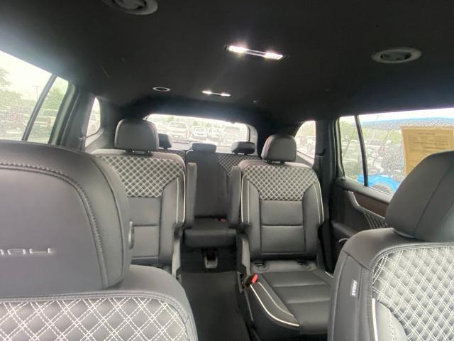 2025 GMC Acadia AWD Denali