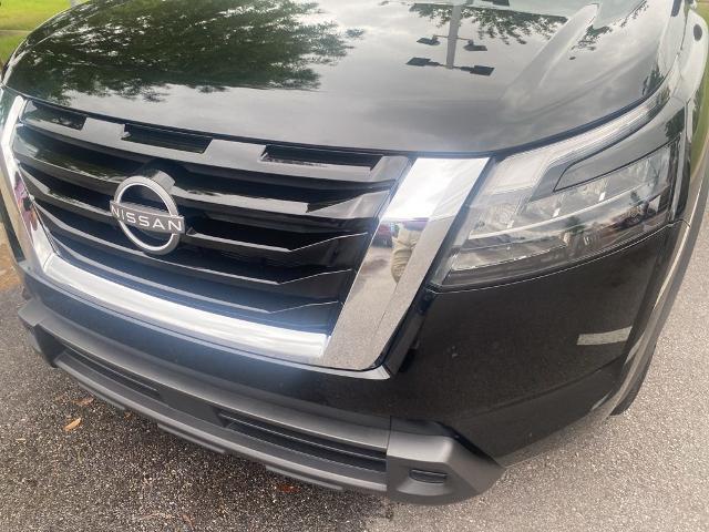 2025 Nissan Pathfinder SV FWD