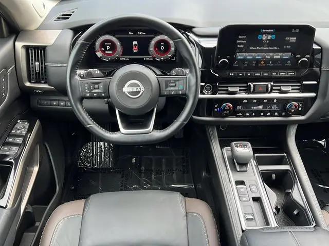 2022 Nissan Pathfinder Platinum 2WD