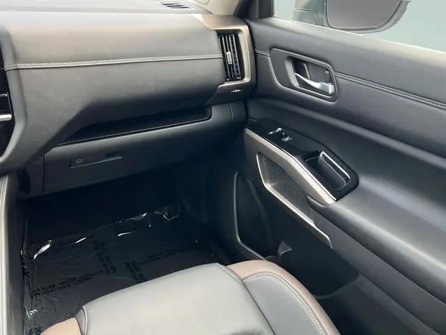 2022 Nissan Pathfinder Platinum 2WD