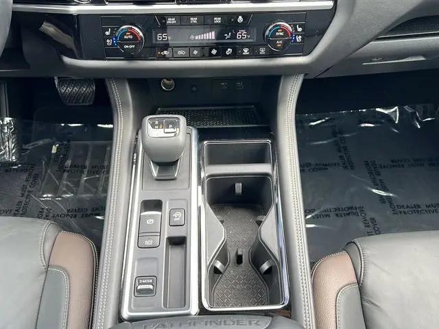 2022 Nissan Pathfinder Platinum 2WD