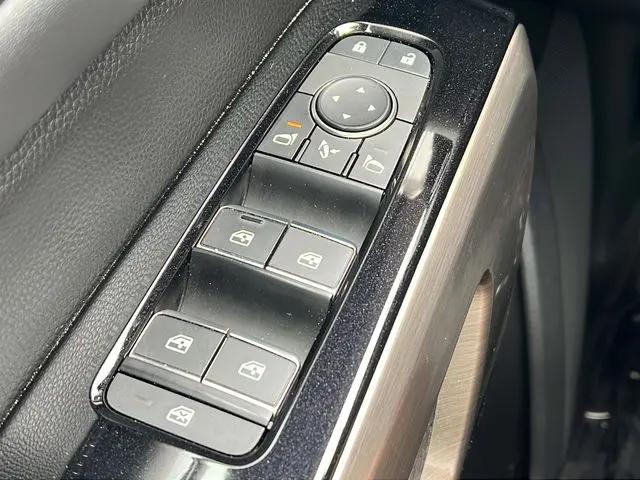 2022 Nissan Pathfinder Platinum 2WD