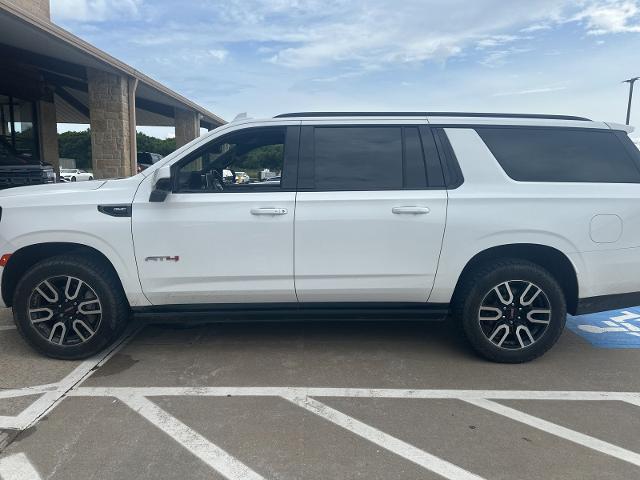 2023 GMC Yukon XL 4WD AT4