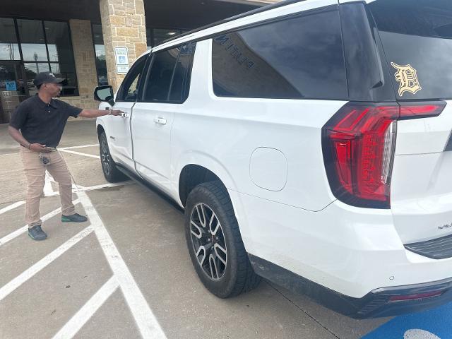 2023 GMC Yukon XL 4WD AT4