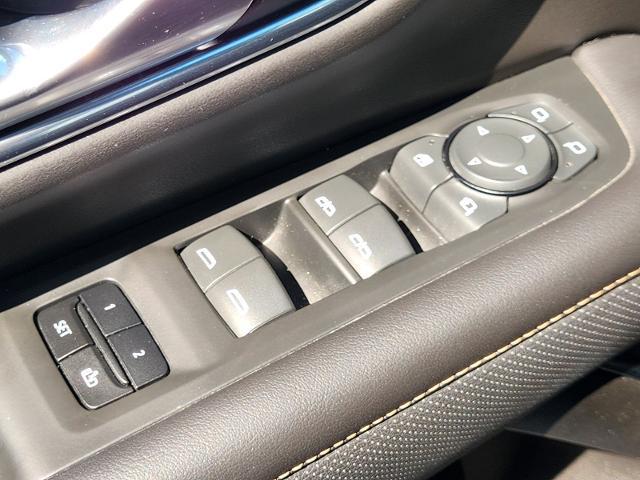 2023 GMC Yukon XL 4WD AT4