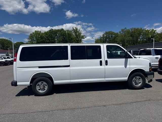 2025 Chevrolet Express Passenger RWD 3500 Extended Wheelbase LT