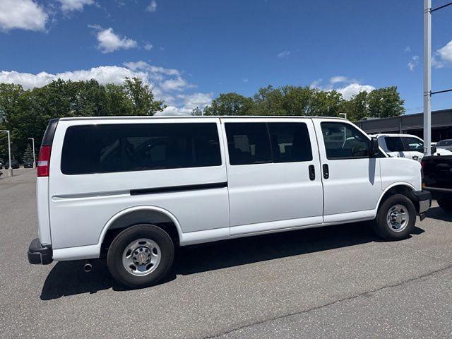 2025 Chevrolet Express Passenger RWD 3500 Extended Wheelbase LT