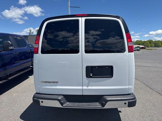 2025 Chevrolet Express Passenger RWD 3500 Extended Wheelbase LT