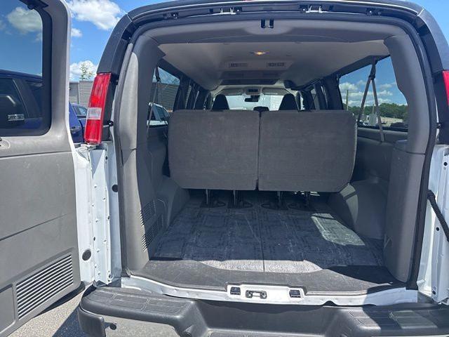 2025 Chevrolet Express Passenger RWD 3500 Extended Wheelbase LT