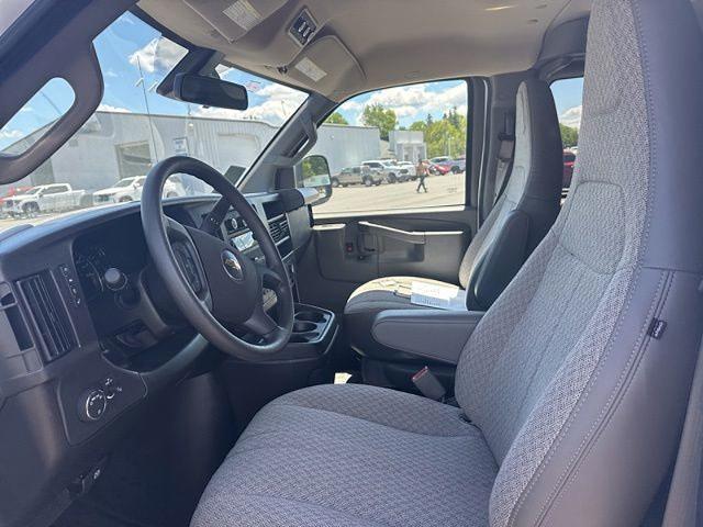2025 Chevrolet Express Passenger RWD 3500 Extended Wheelbase LT