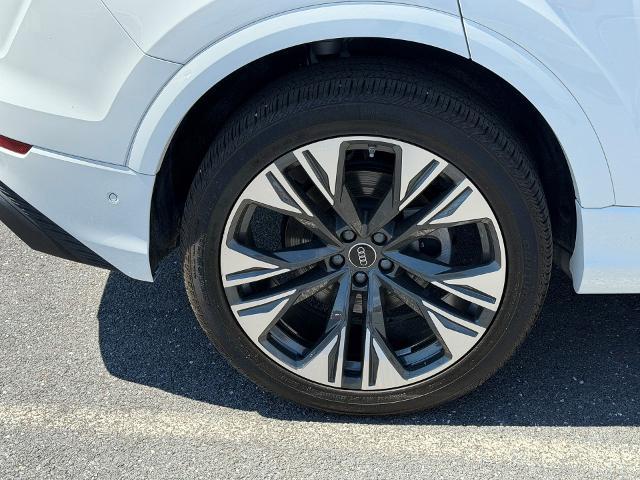 2025 Audi Q8 Premium Plus 55 TFSI quattro
