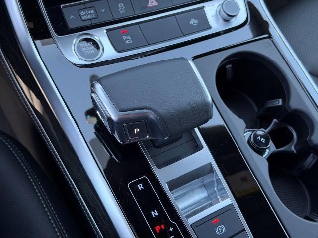 2025 Audi Q8 Premium Plus 55 TFSI quattro