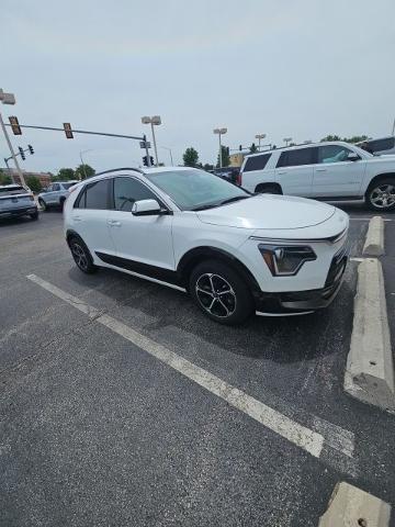 2025 Kia Niro SX