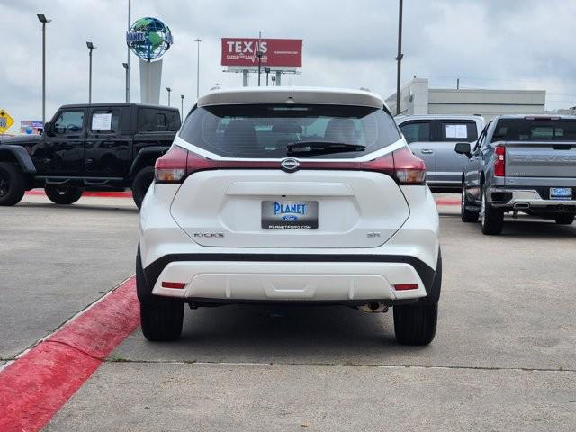 2024 Nissan Kicks SR Xtronic CVT