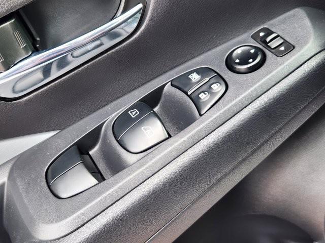 2024 Nissan Kicks SR Xtronic CVT