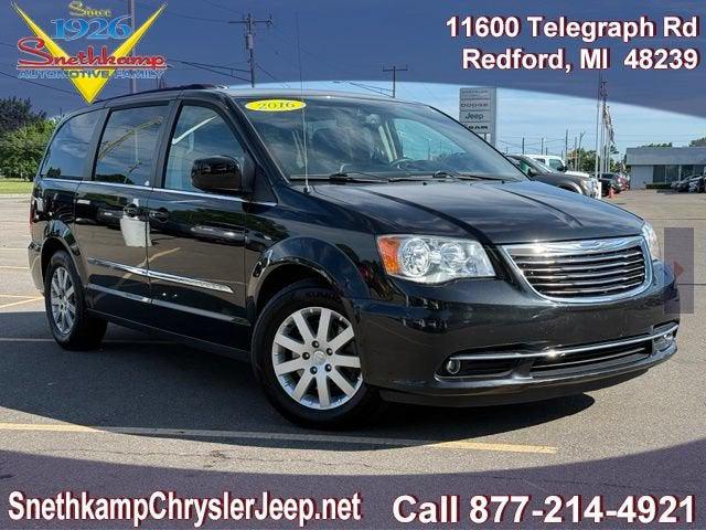 2016 Chrysler Town & Country Touring for sale in Redford, MI
