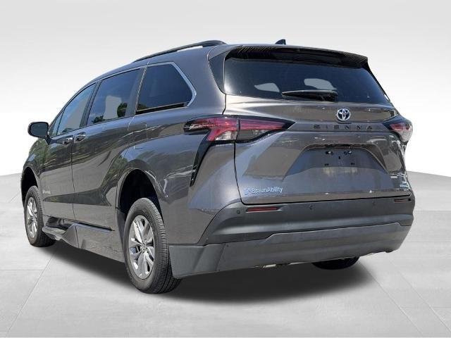 2022 Toyota Sienna XLE