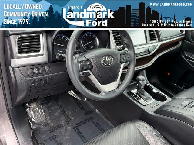 2016 Toyota Highlander Limited V6
