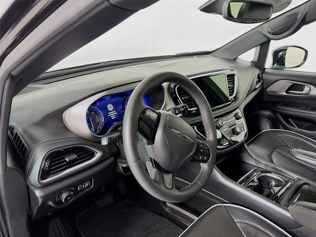 2023 Chrysler Pacifica Limited AWD