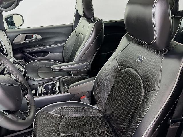 2023 Chrysler Pacifica Limited AWD