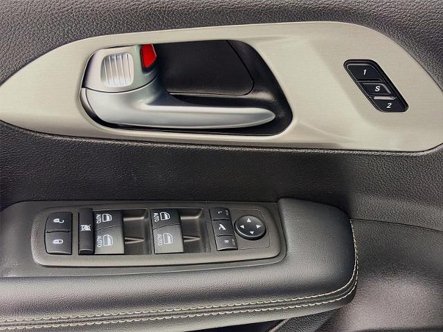 2023 Chrysler Pacifica Limited AWD