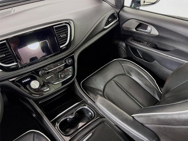 2023 Chrysler Pacifica Limited AWD