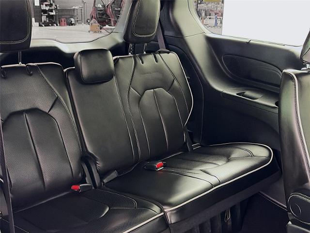 2023 Chrysler Pacifica Limited AWD