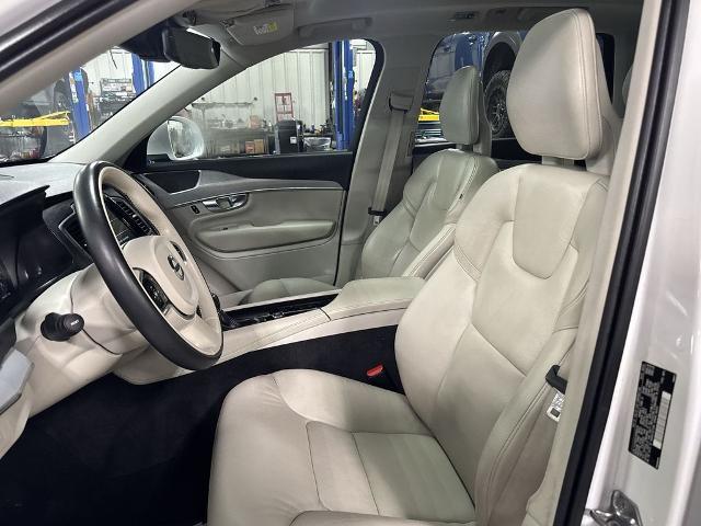 2021 Volvo XC90 T5 Momentum 7 Passenger