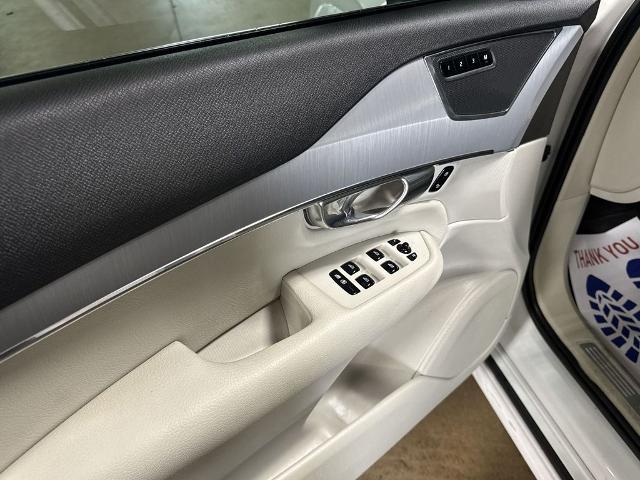 2021 Volvo XC90 T5 Momentum 7 Passenger