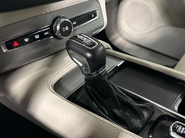 2021 Volvo XC90 T5 Momentum 7 Passenger