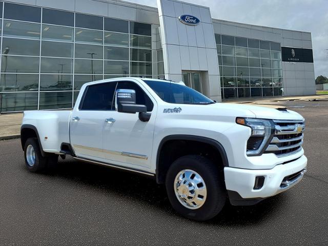 2025 Chevrolet Silverado 3500HD 4WD Crew Cab Long Bed High Country