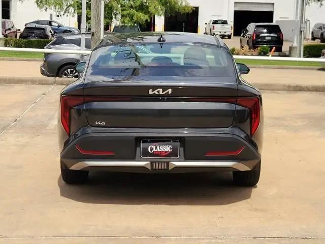 2025 Kia K4 LXS