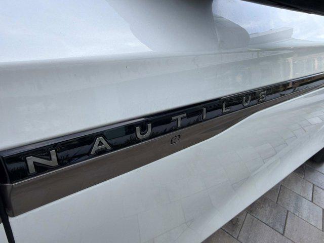 2024 Lincoln Nautilus Black Label