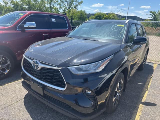 2024 Toyota Highlander Hybrid XLE