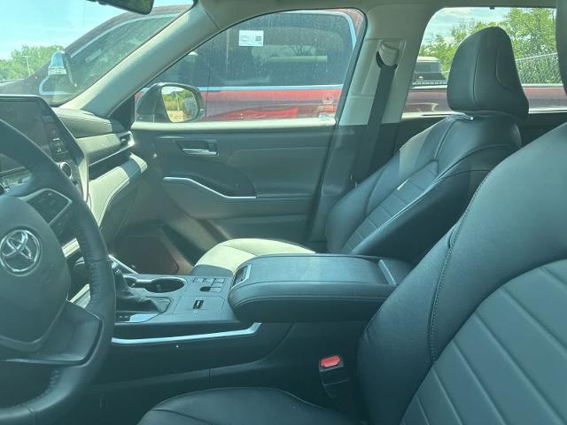 2024 Toyota Highlander Hybrid XLE