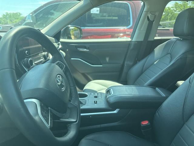 2024 Toyota Highlander Hybrid XLE