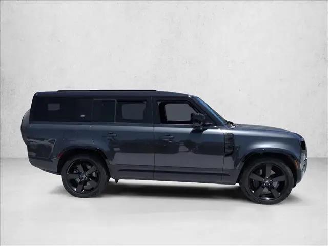 2023 Land Rover Defender 130 X-Dynamic SE