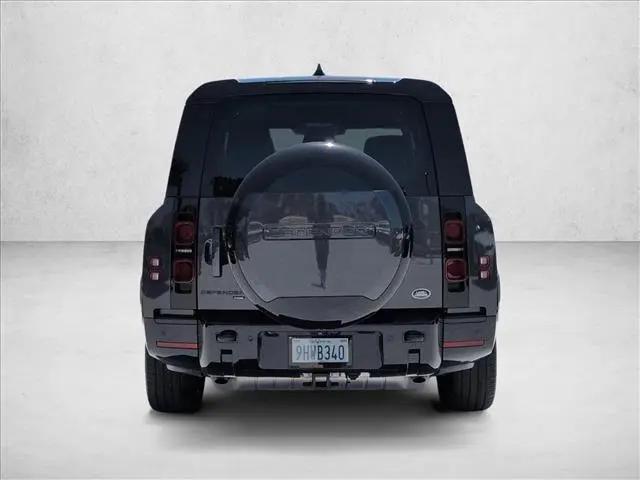 2023 Land Rover Defender 130 X-Dynamic SE